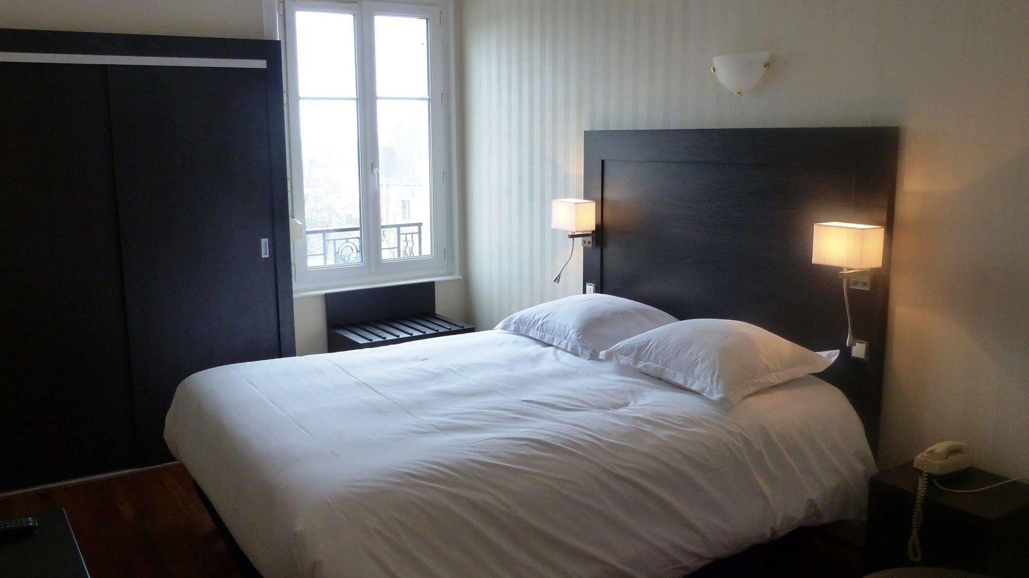 Hotel De L'Europe Toul Bagian luar foto